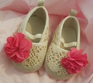 Infant Pink Flower Dress Shoes (NWOT)